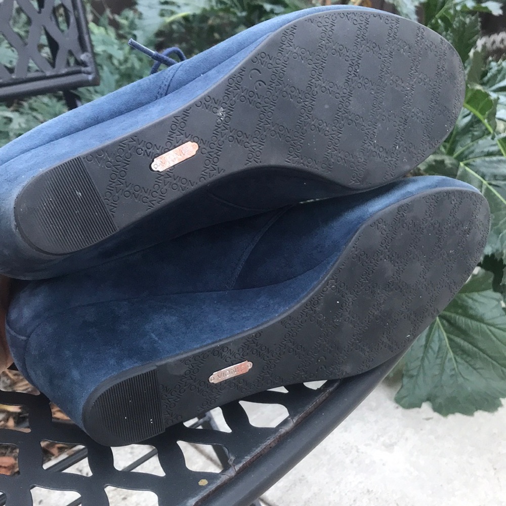 Vionic Blue Suede Shoes - Picture 4 of 7